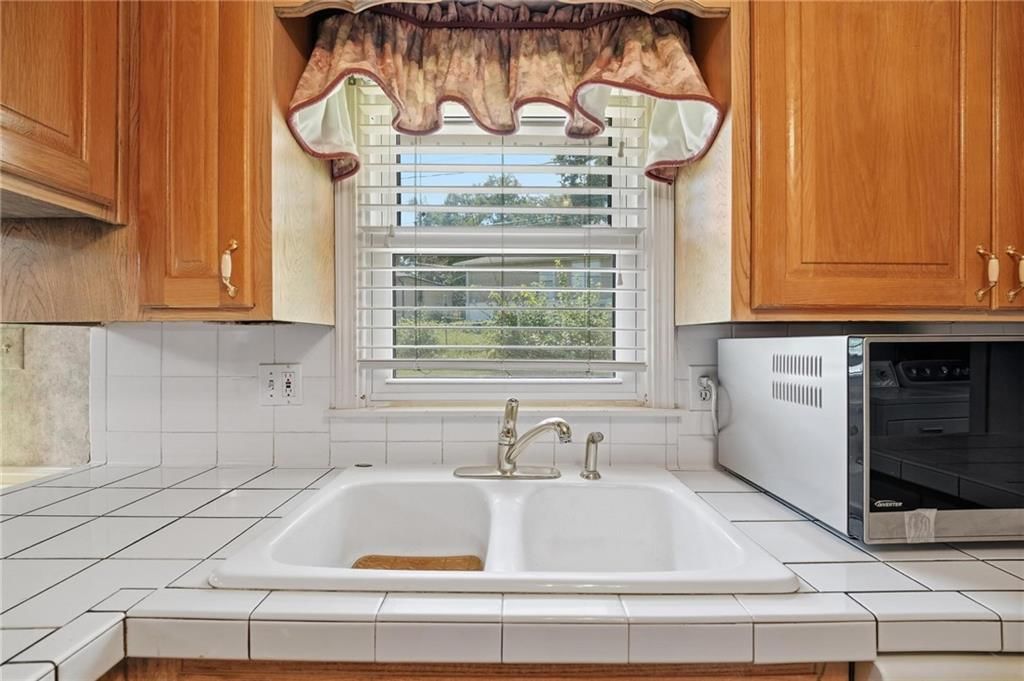 8001 Walker Avenue — photo 12