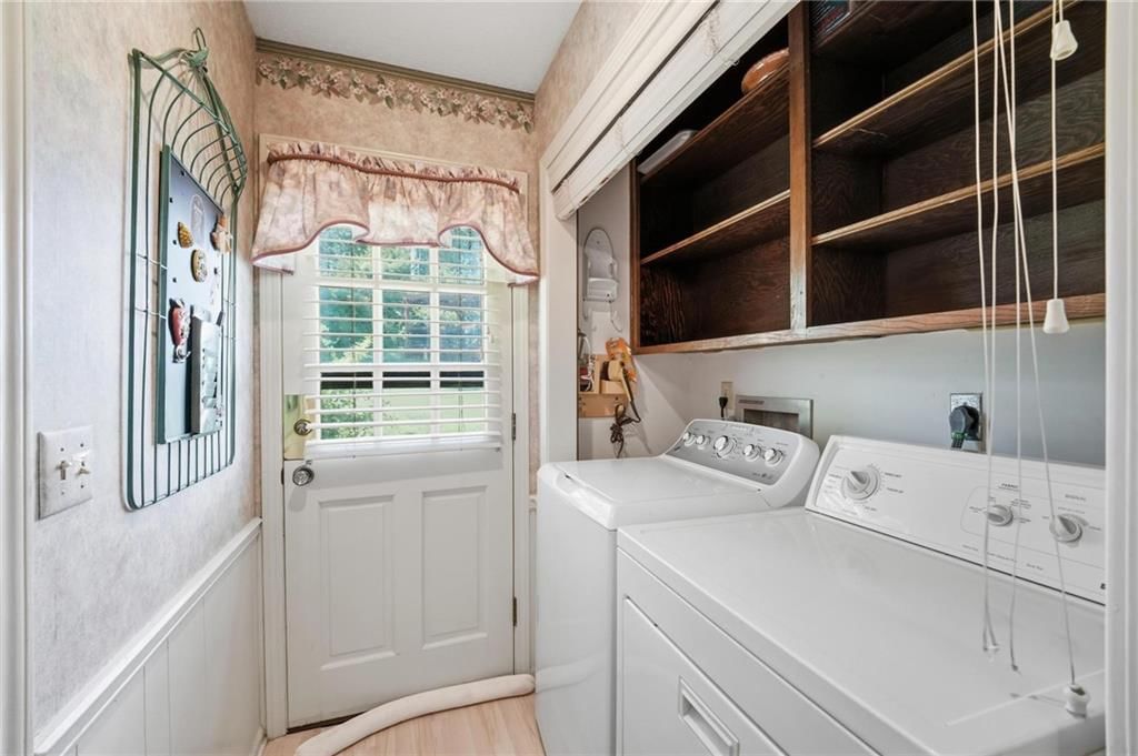 8001 Walker Avenue — photo 14