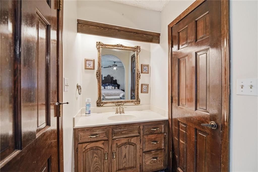 8001 Walker Avenue — photo 27