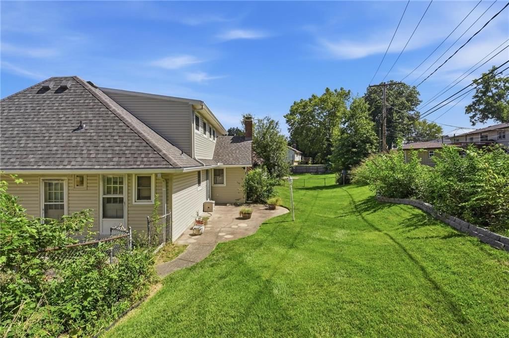 8001 Walker Avenue — photo 42