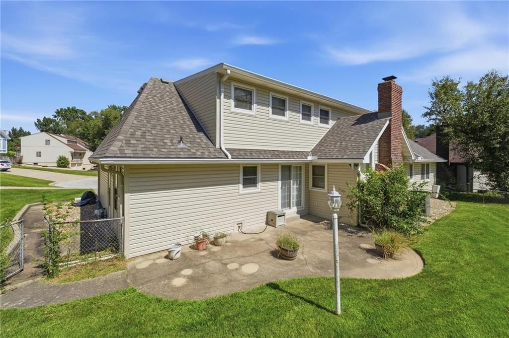 8001 Walker Avenue — photo 43