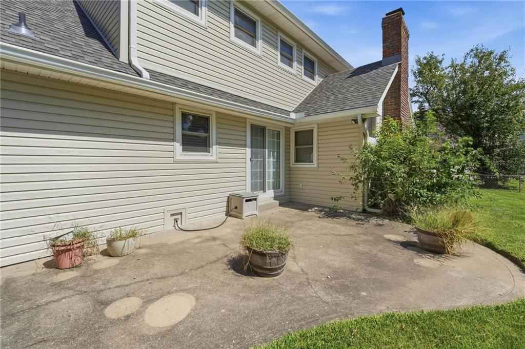 8001 Walker Avenue — photo 44