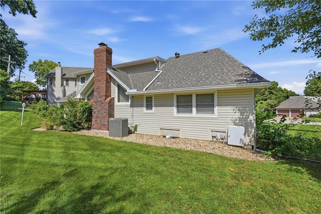 8001 Walker Avenue — photo 45