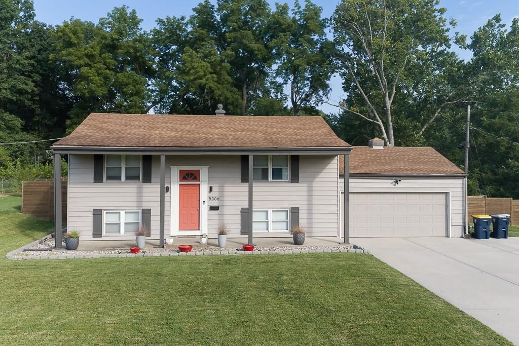 5306 N Sycamore Drive — photo 2