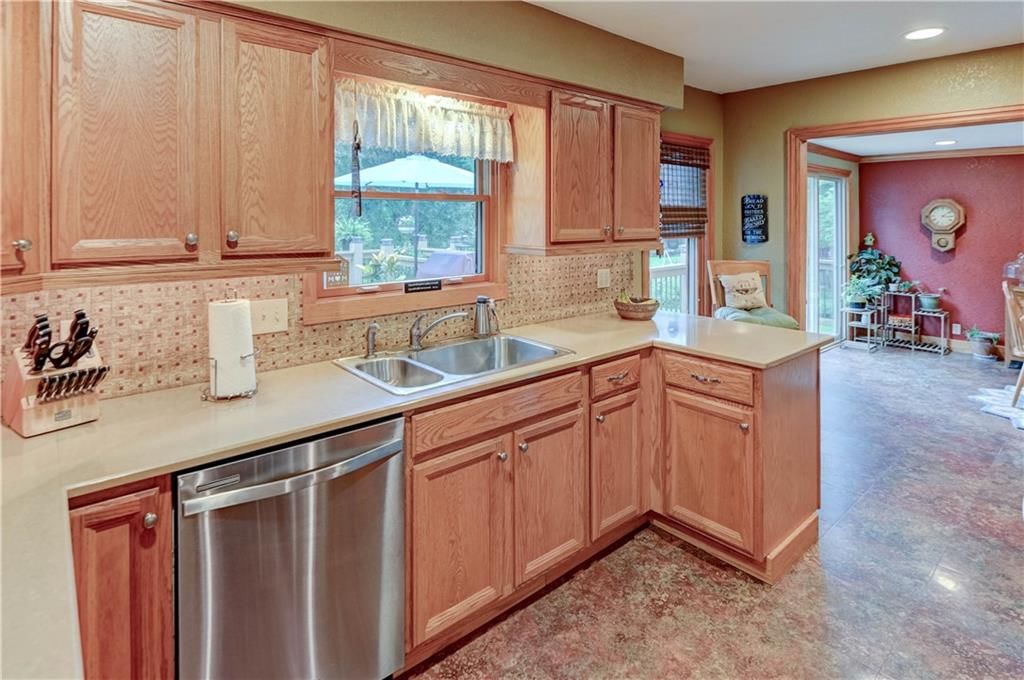4644 Blue Ridge Boulevard — photo 10