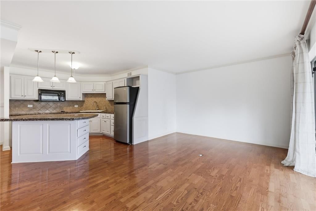 310 W 49 Street — photo 11