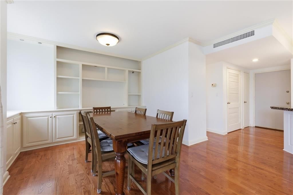 310 W 49 Street — photo 12