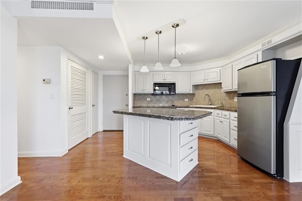 310 W 49 Street — photo 14