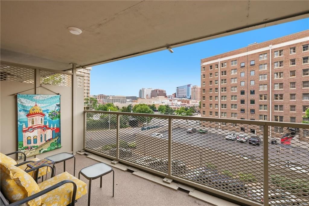 310 W 49 Street — photo 38