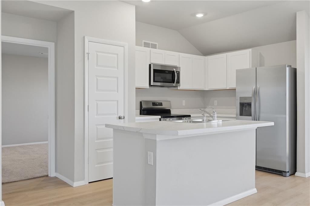 422 Valley View Drive — photo 3