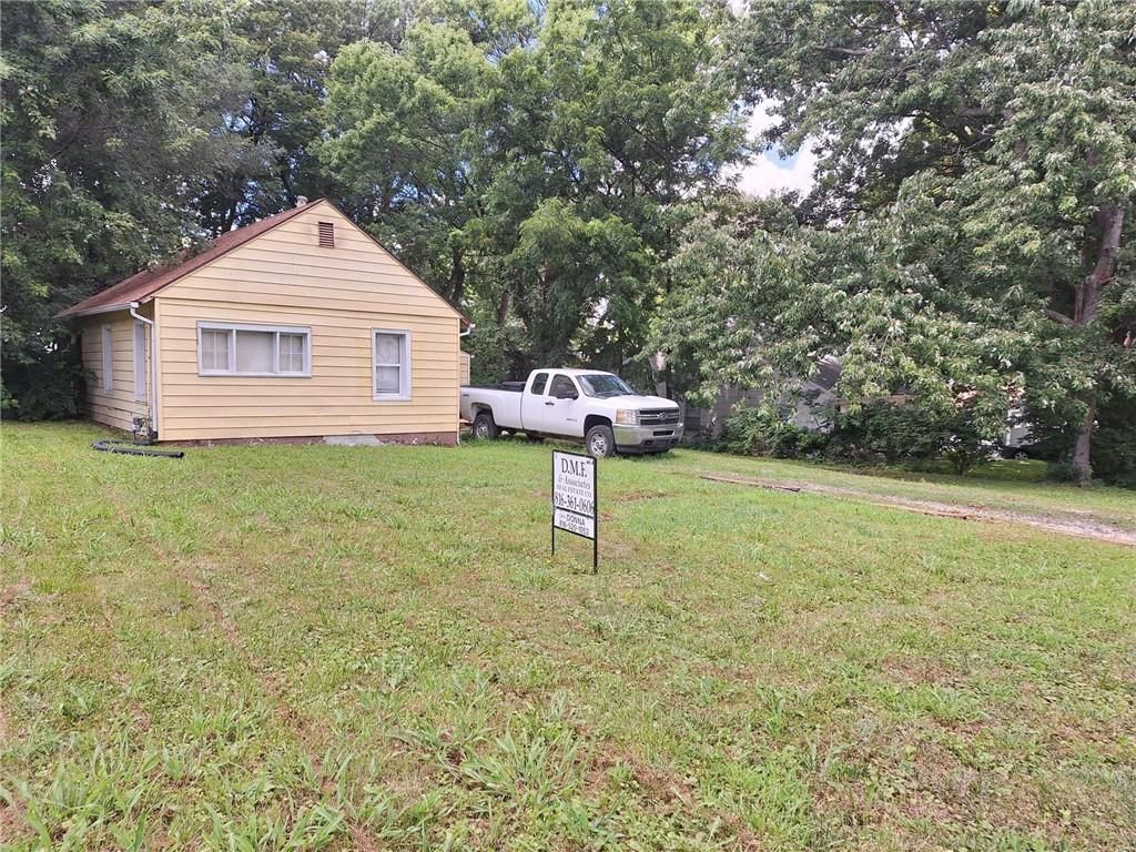 8438 Douglas Avenue — photo 1