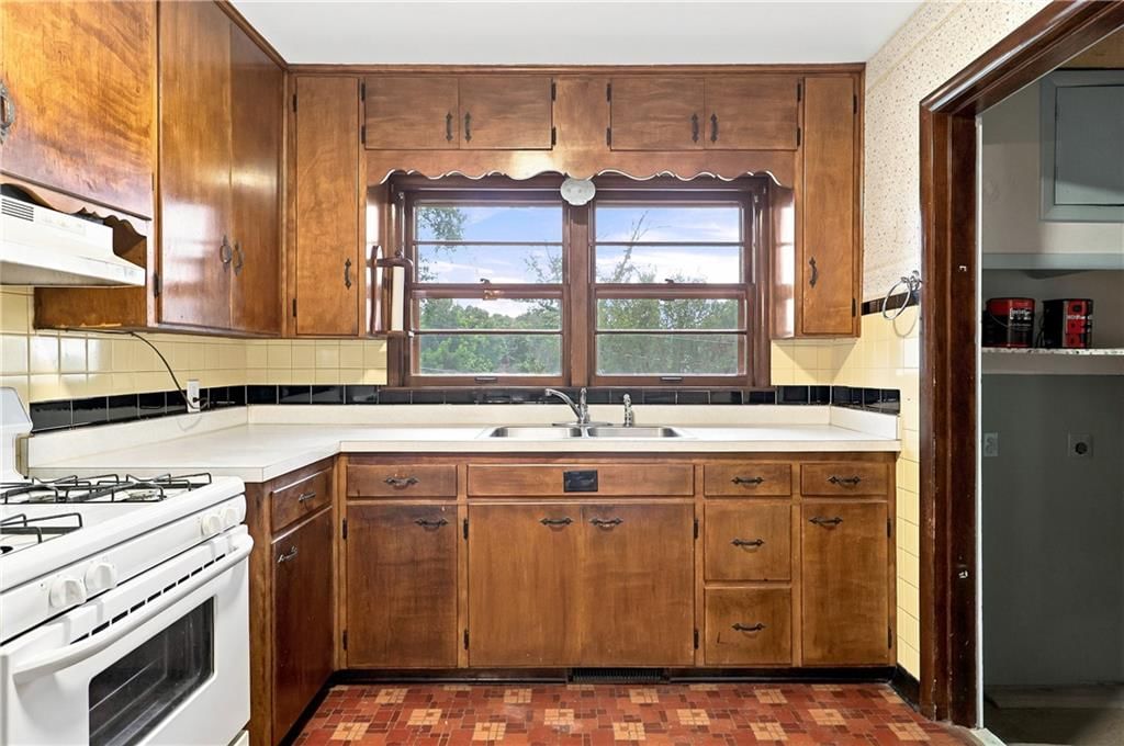 5128 N Lister Avenue — photo 9