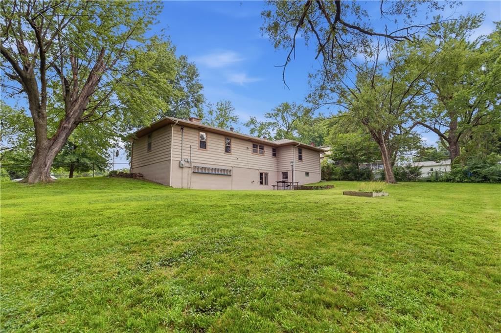 5128 N Lister Avenue — photo 26