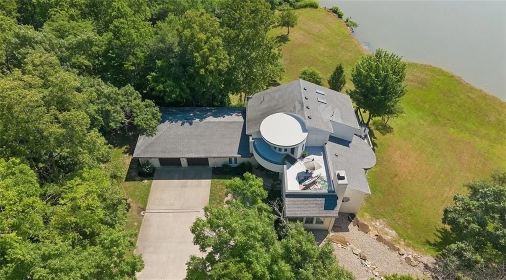 15404 Lake Point Drive — photo 6
