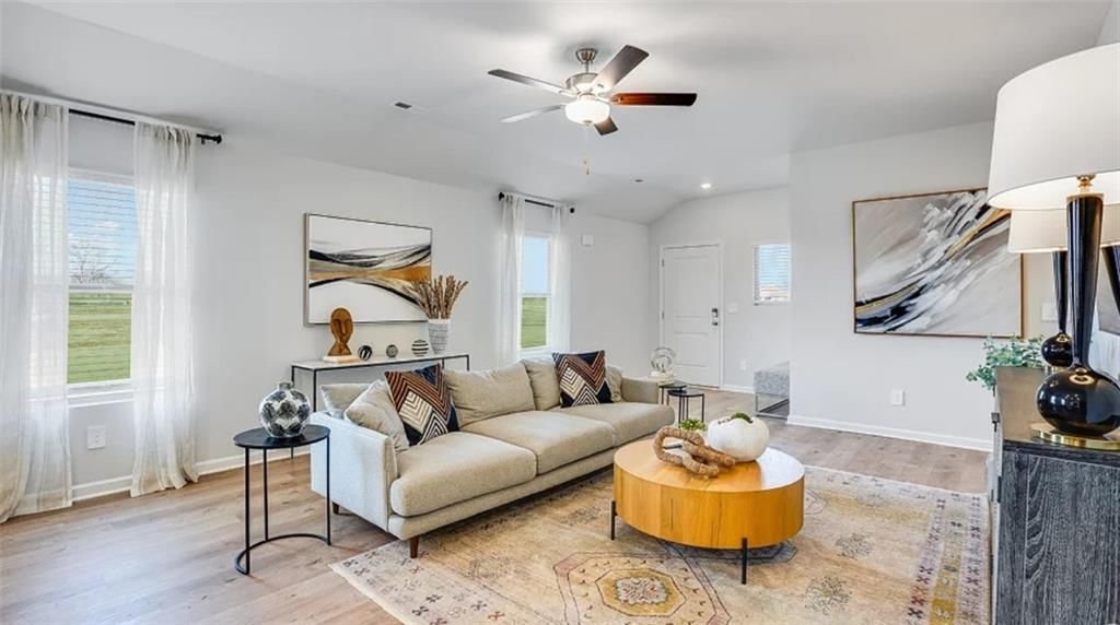 450 Valley View Drive — photo 4