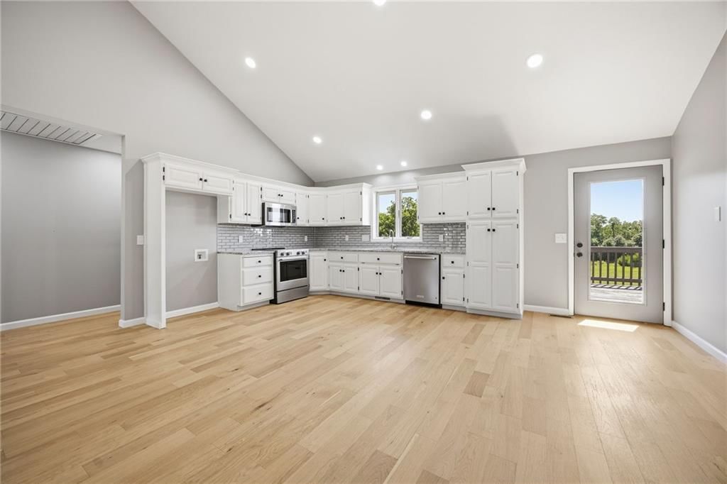 17409 Baxter Road — photo 8