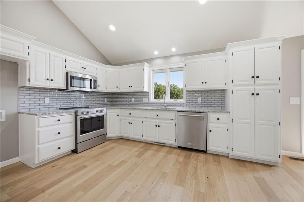 17409 Baxter Road — photo 10