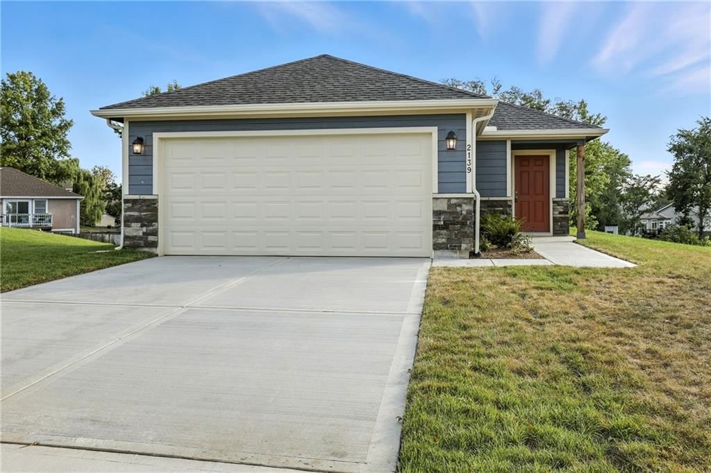 416 Valley View Drive — photo 1