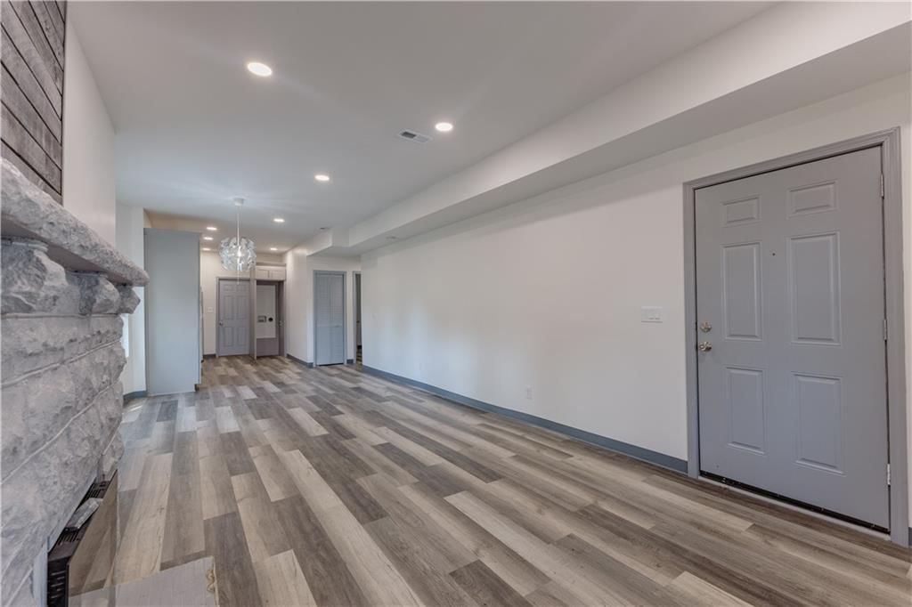 3443 E 6th Street — photo 9