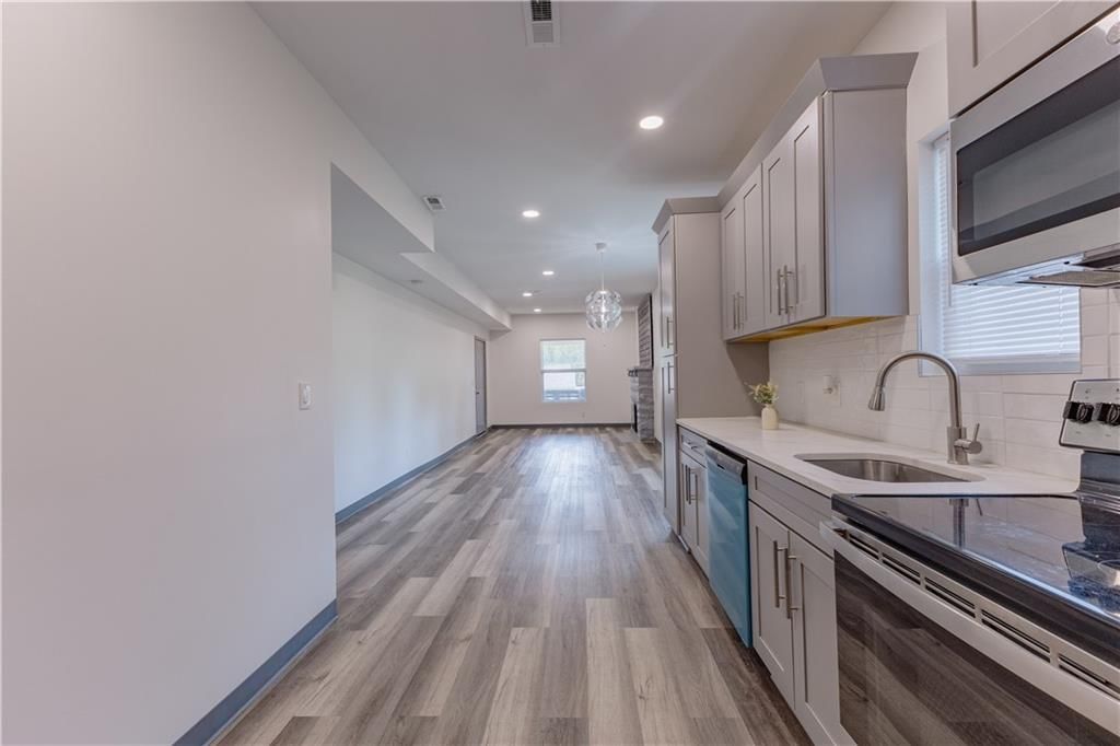 3443 E 6th Street — photo 12