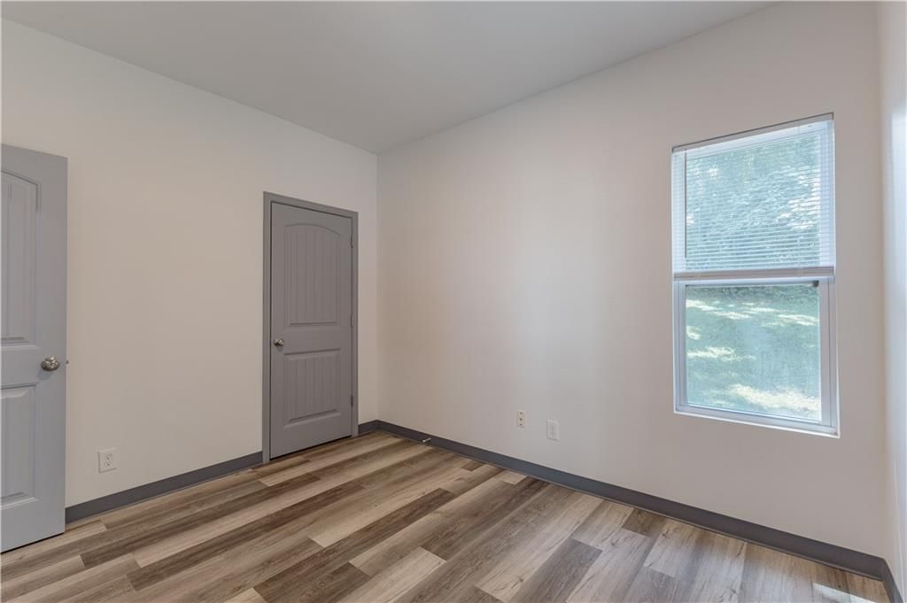 3443 E 6th Street — photo 15