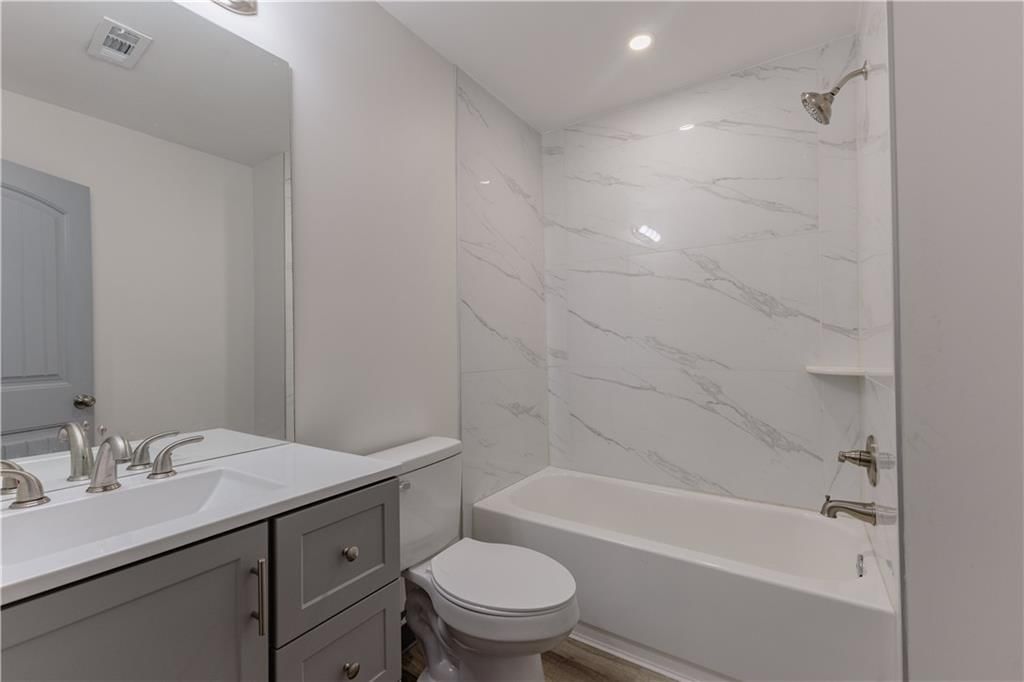 3443 E 6th Street — photo 16