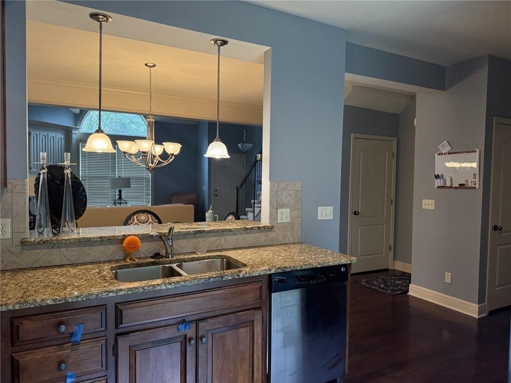 15608 W 61 Terrace — photo 3