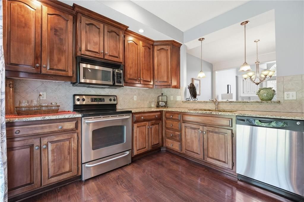 15608 W 61 Terrace — photo 11