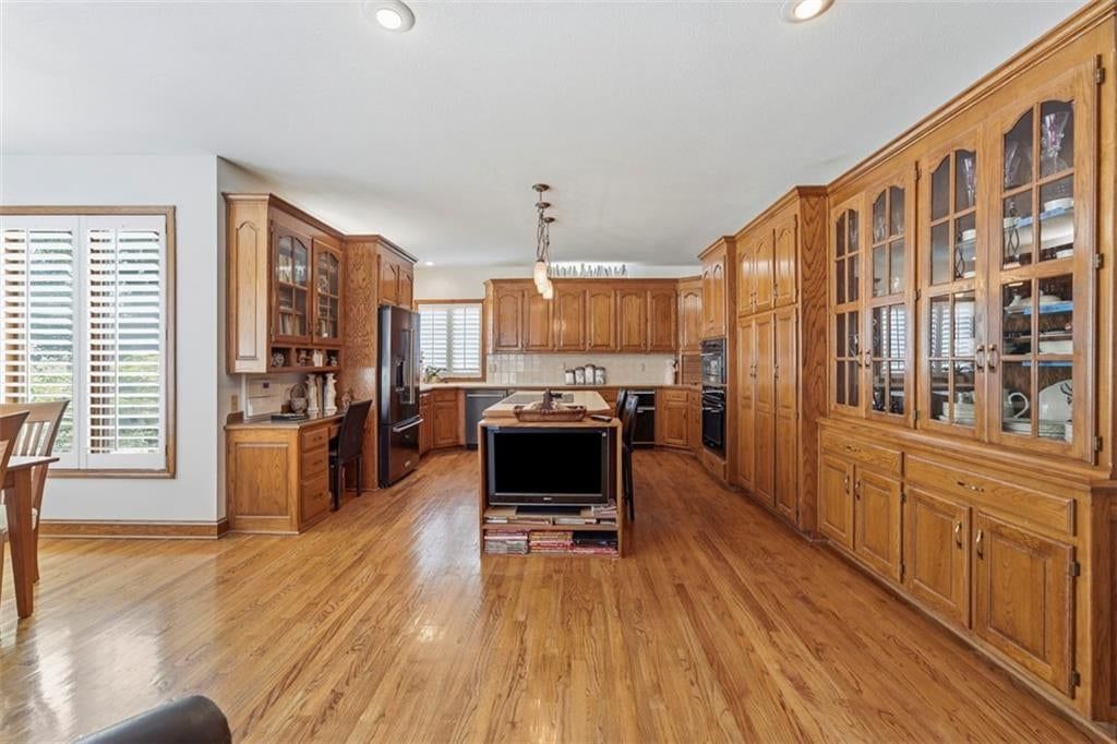 13007 Walmer Street — photo 23
