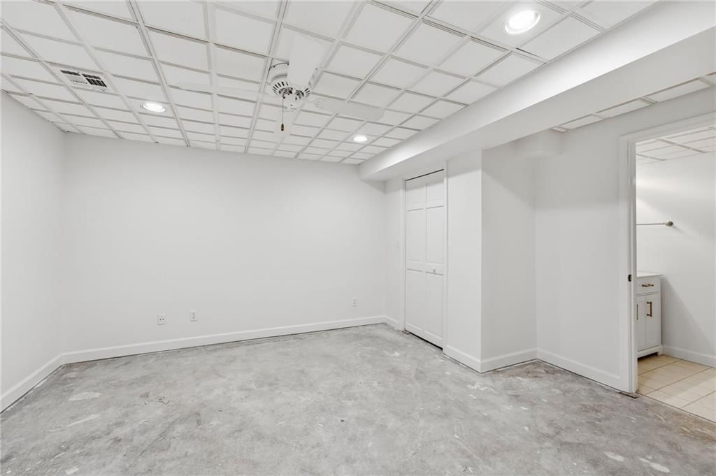 13007 Walmer Street — photo 61