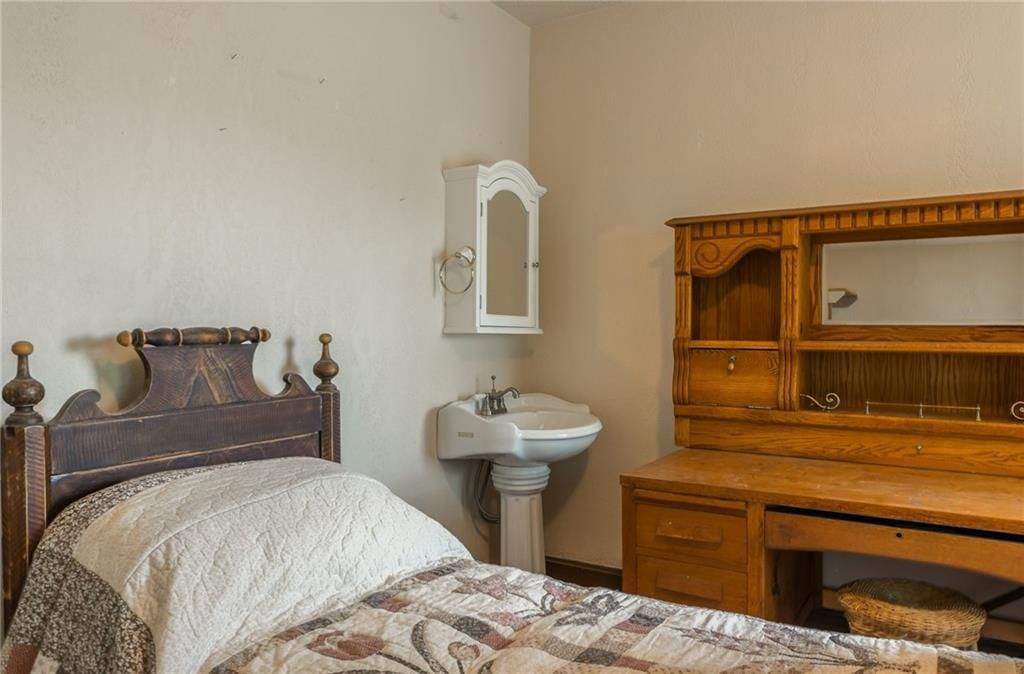1321 South Street — photo 33