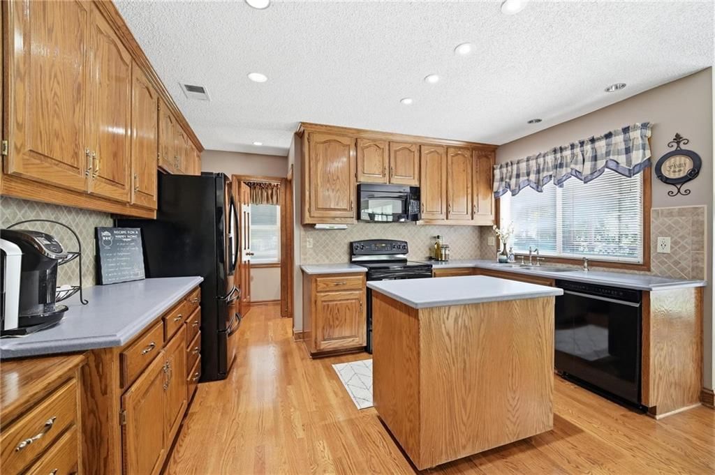 2507 NE 78th Terrace — photo 23