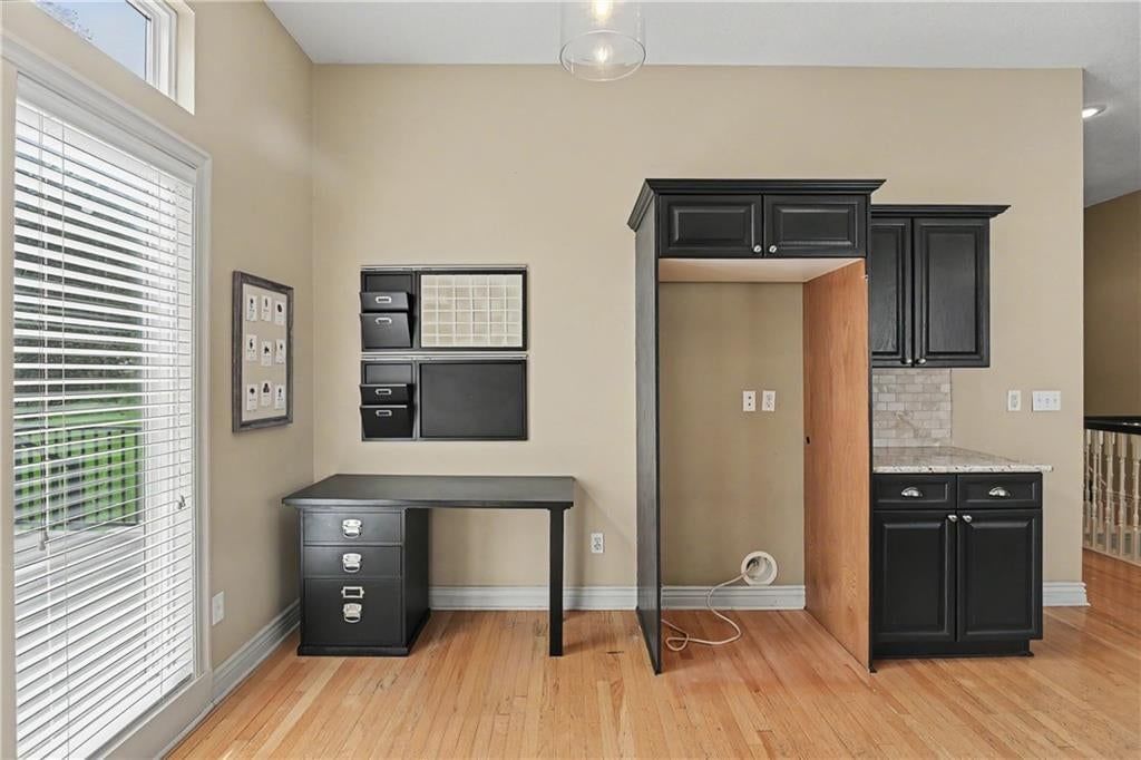 7133 Aminda Drive — photo 15