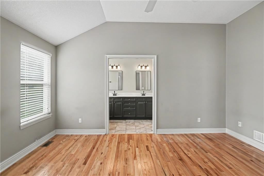 7133 Aminda Drive — photo 17