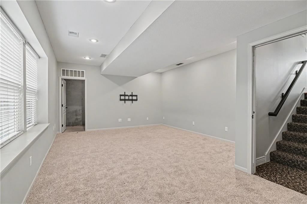 7133 Aminda Drive — photo 28