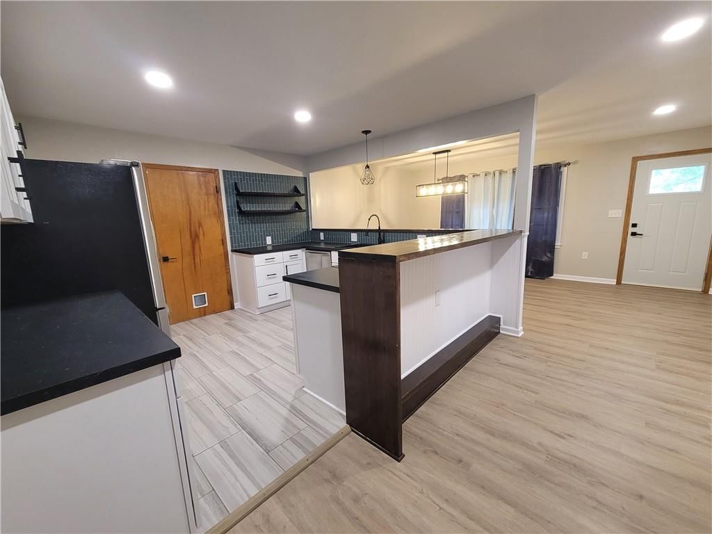 3315 S Crysler Avenue — photo 2