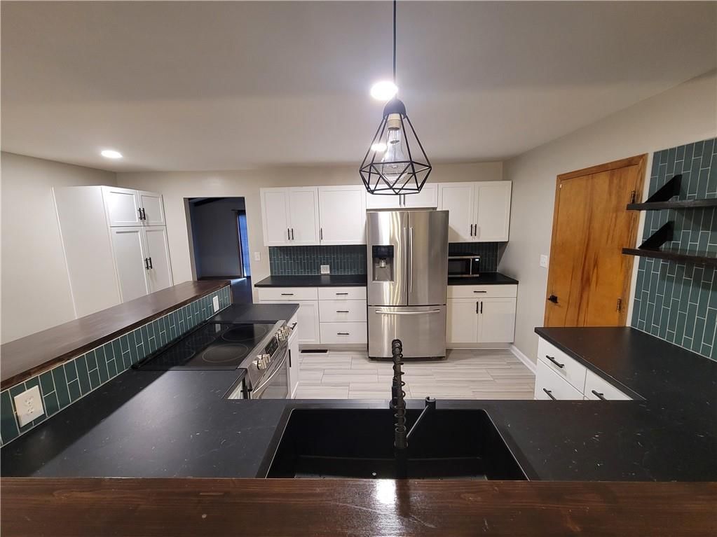 3315 S Crysler Avenue — photo 3