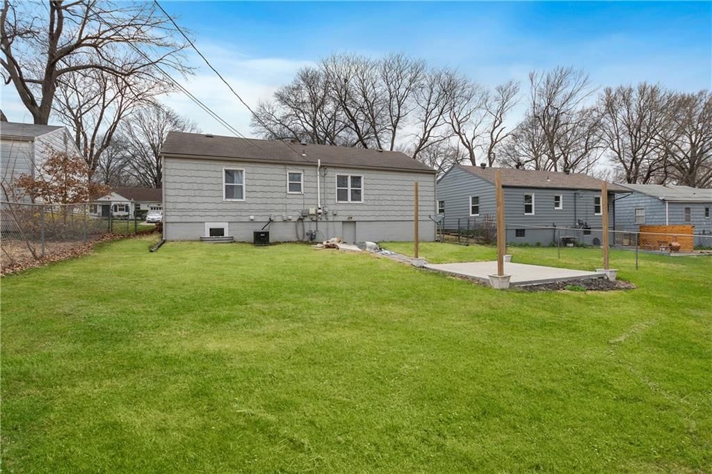 5343 Briar Street — photo 22