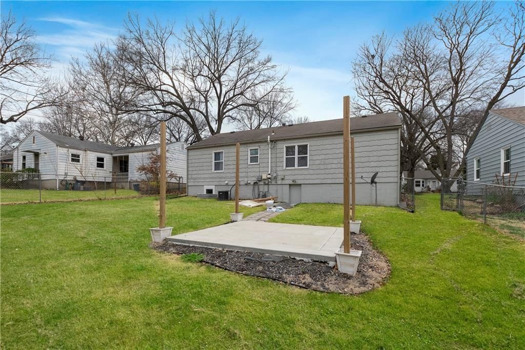 5343 Briar Street — photo 23