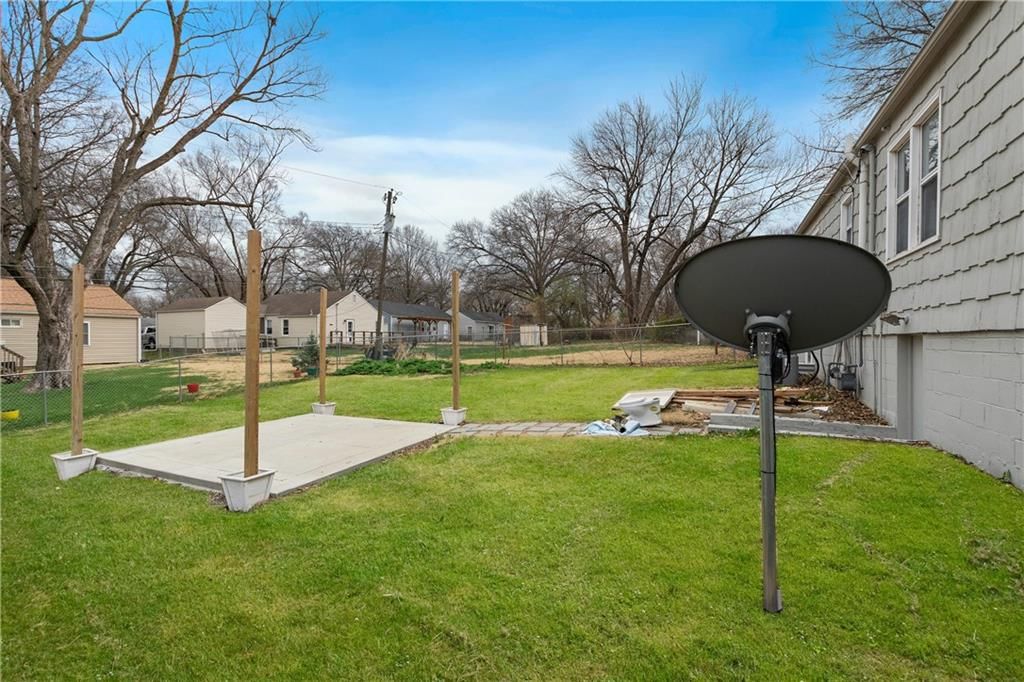 5343 Briar Street — photo 24