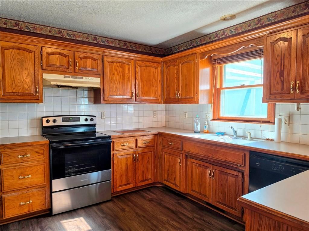 7818 N Amoret Avenue — photo 8
