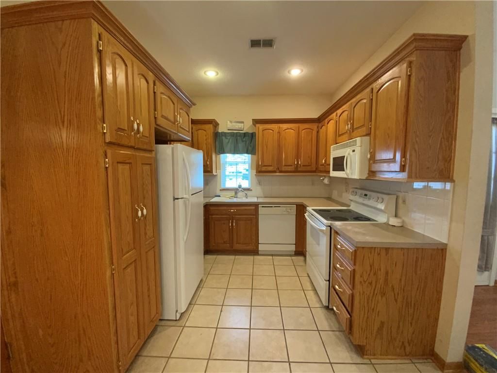 8320 Waverly Avenue — photo 6