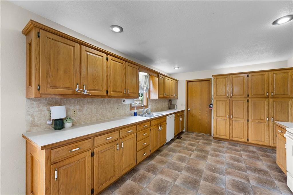 542 S Hayes Street — photo 12