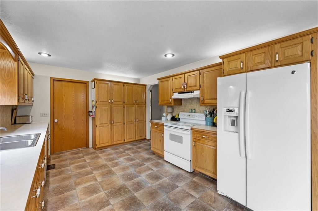 542 S Hayes Street — photo 13