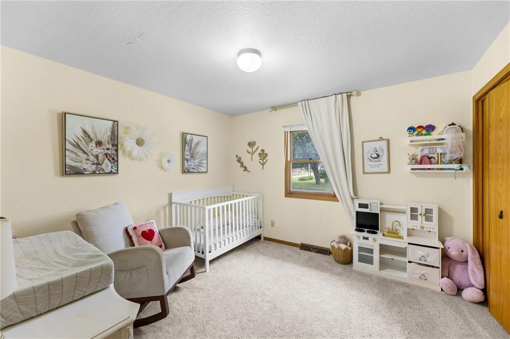 542 S Hayes Street — photo 16