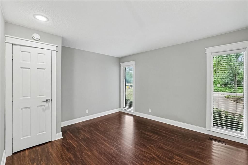 11460 W 155TH Terrace — photo 31