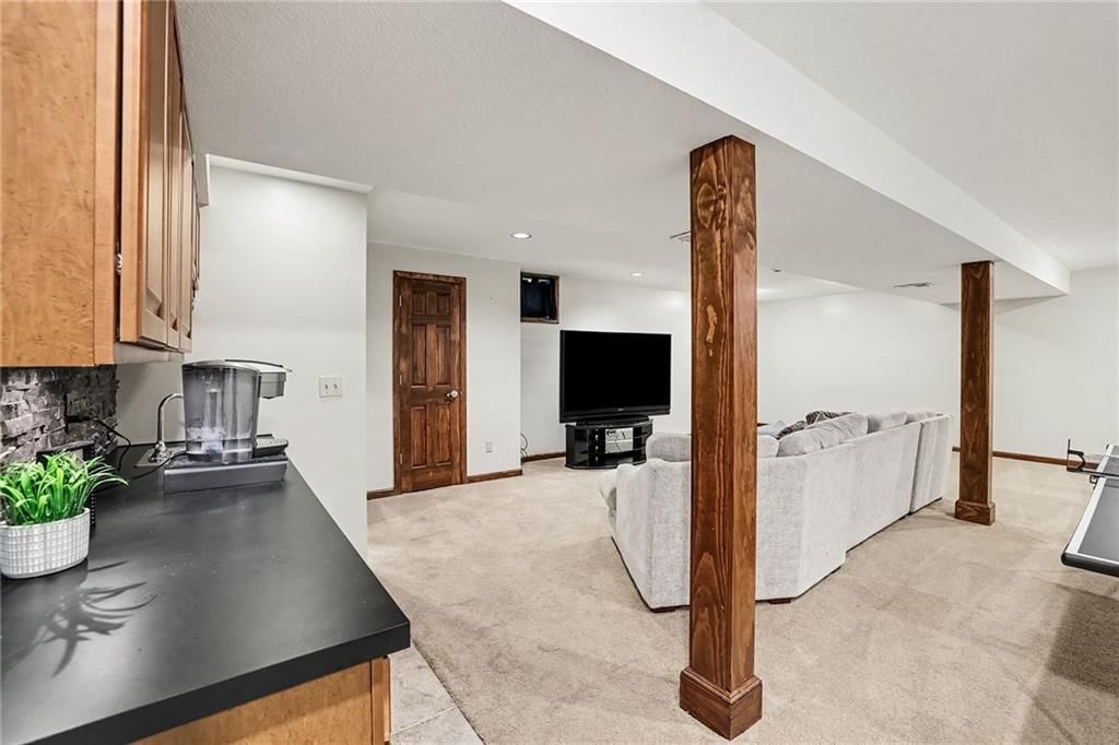 11460 W 155TH Terrace — photo 37