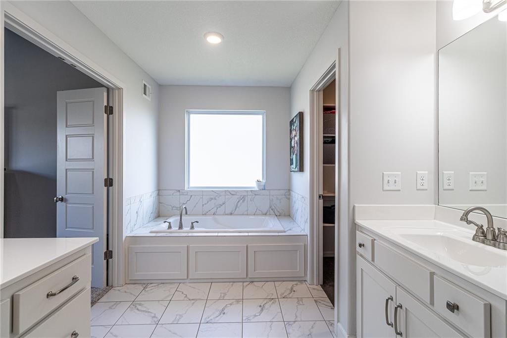10524 N Randolph Avenue — photo 27