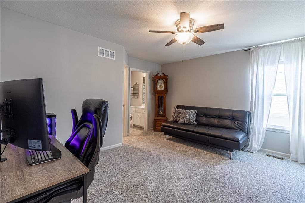 10524 N Randolph Avenue — photo 39