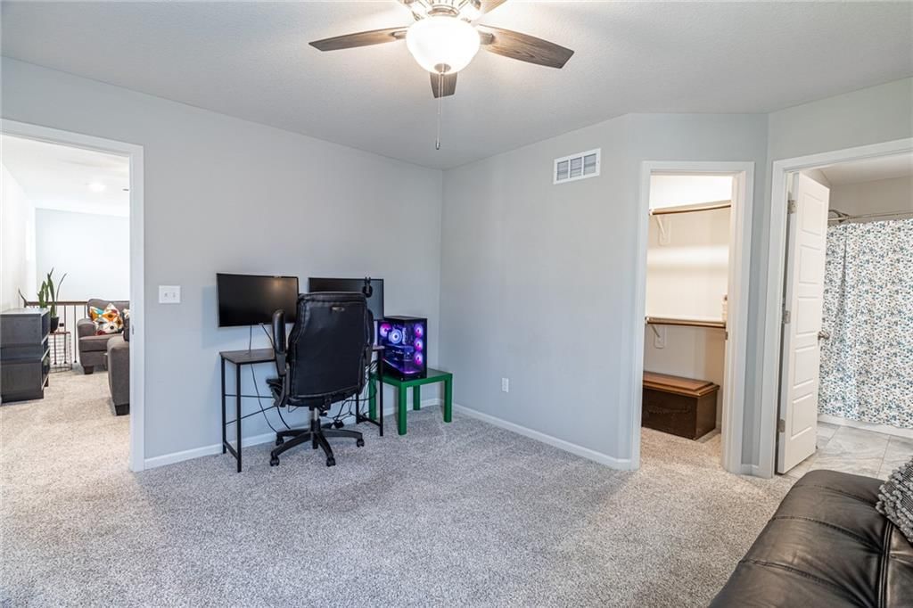 10524 N Randolph Avenue — photo 40